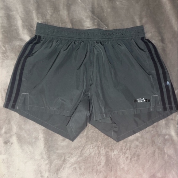ADIDAS Shorts - Picture 2 of 5